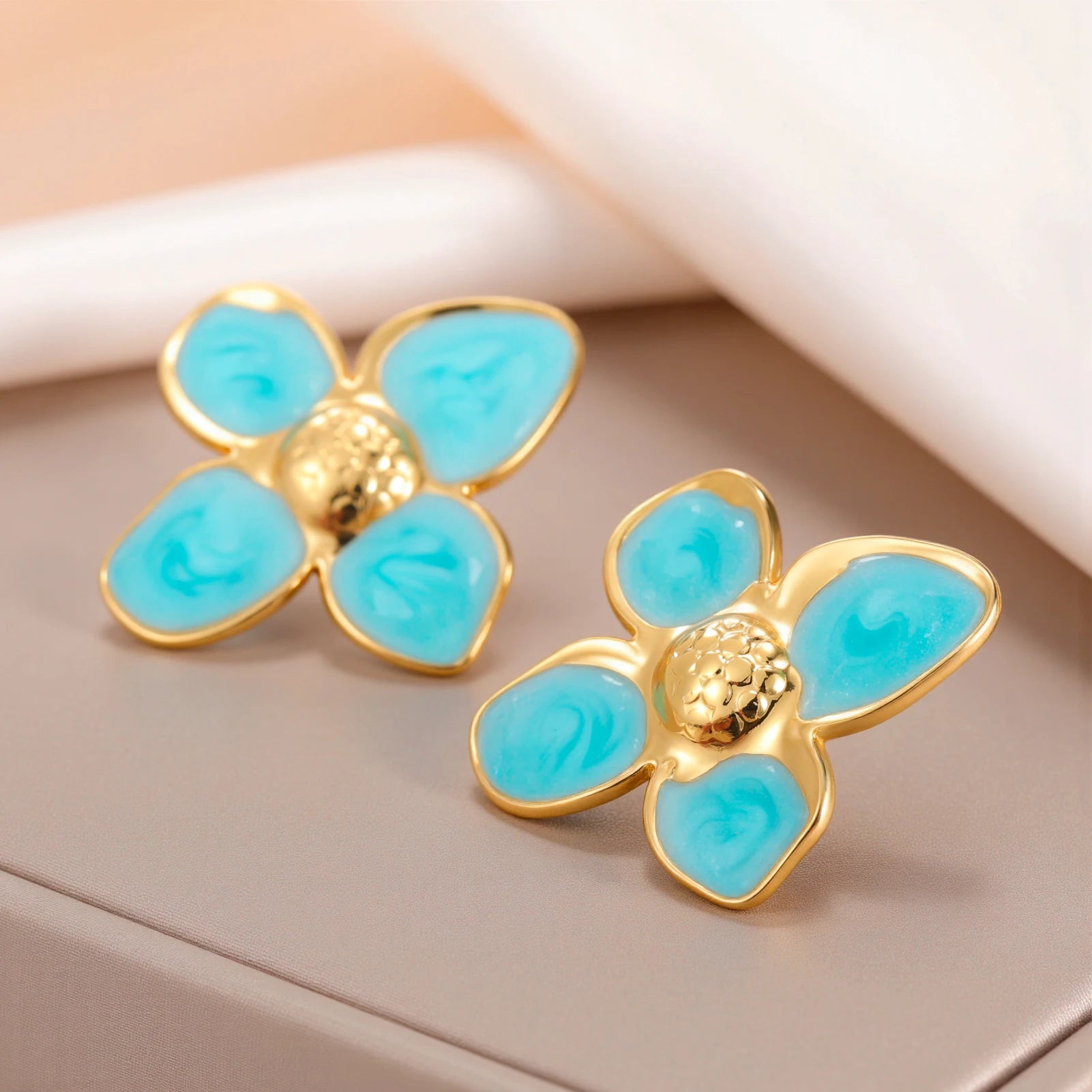 Gold Flower Stud Earrings Set